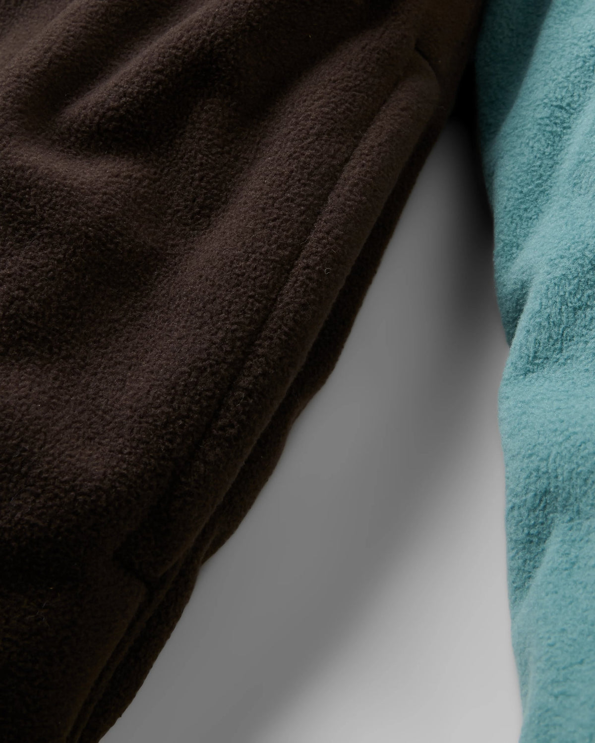 Somewhere Fleece - Caramel/Espresso - Flatlay