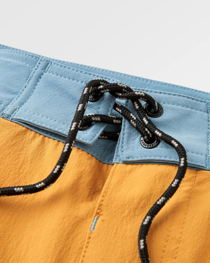 Cruiser NetPlus® 19" Boardshort - Spruce Yellow - Flatlay