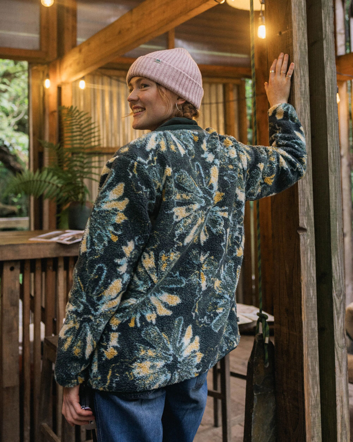 Clover Sherpa Fleece - Frost Dark Fern - Lifestyle
