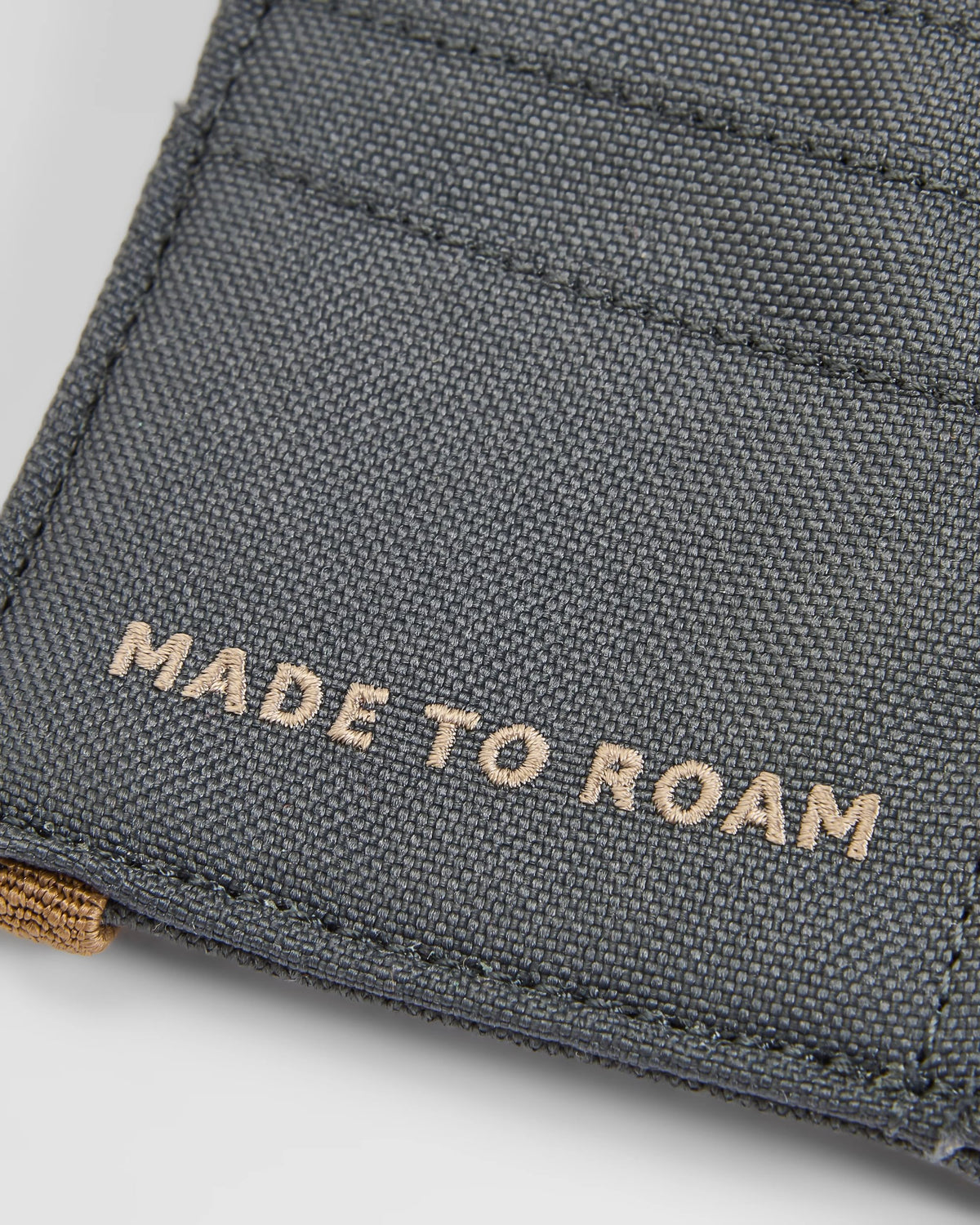 Vantage Wallet - Charcoal/ Caramel - Flatlay