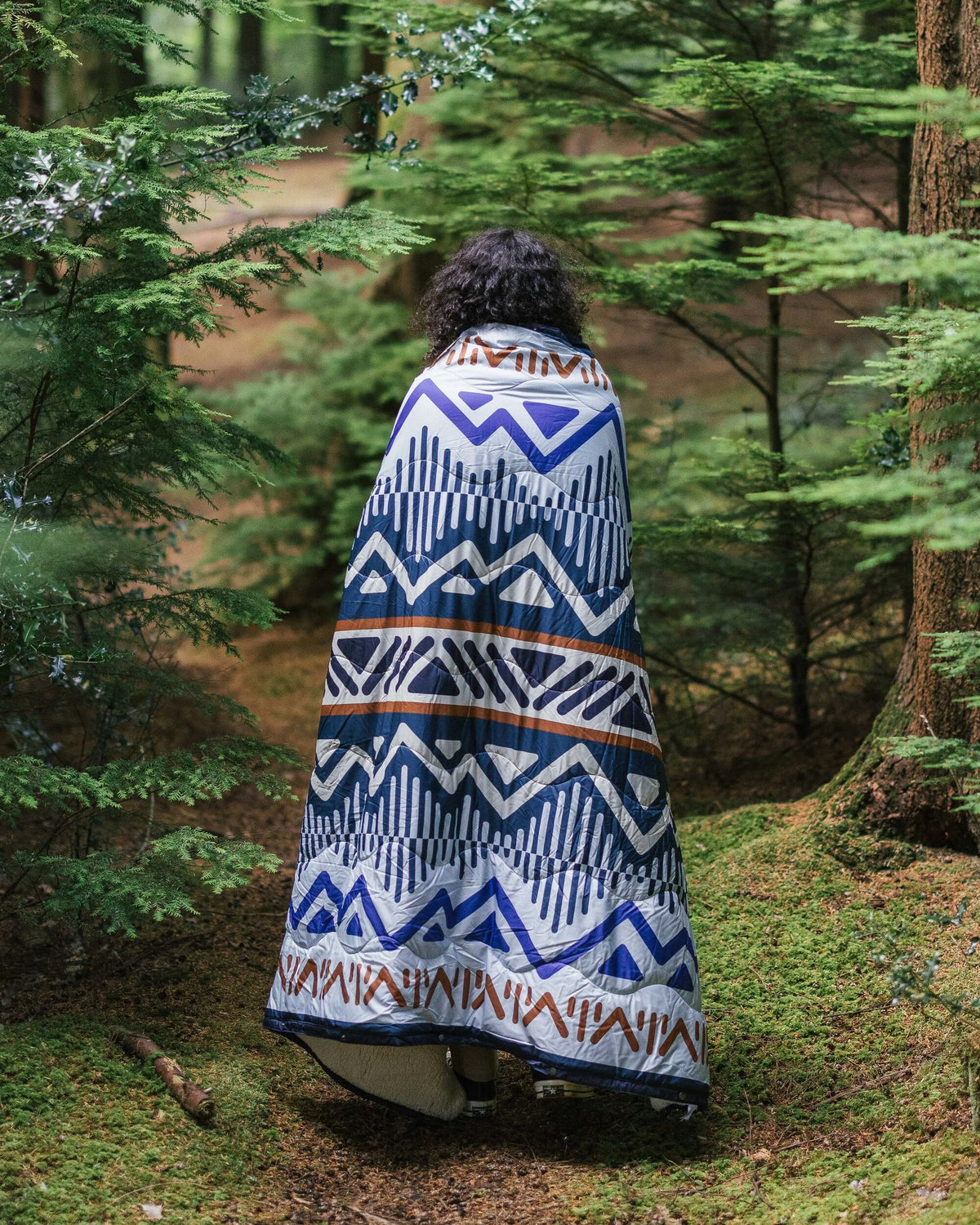 Cabin Sherpa Blanket - Mountain Geo Grey Blue - Lifestyle
