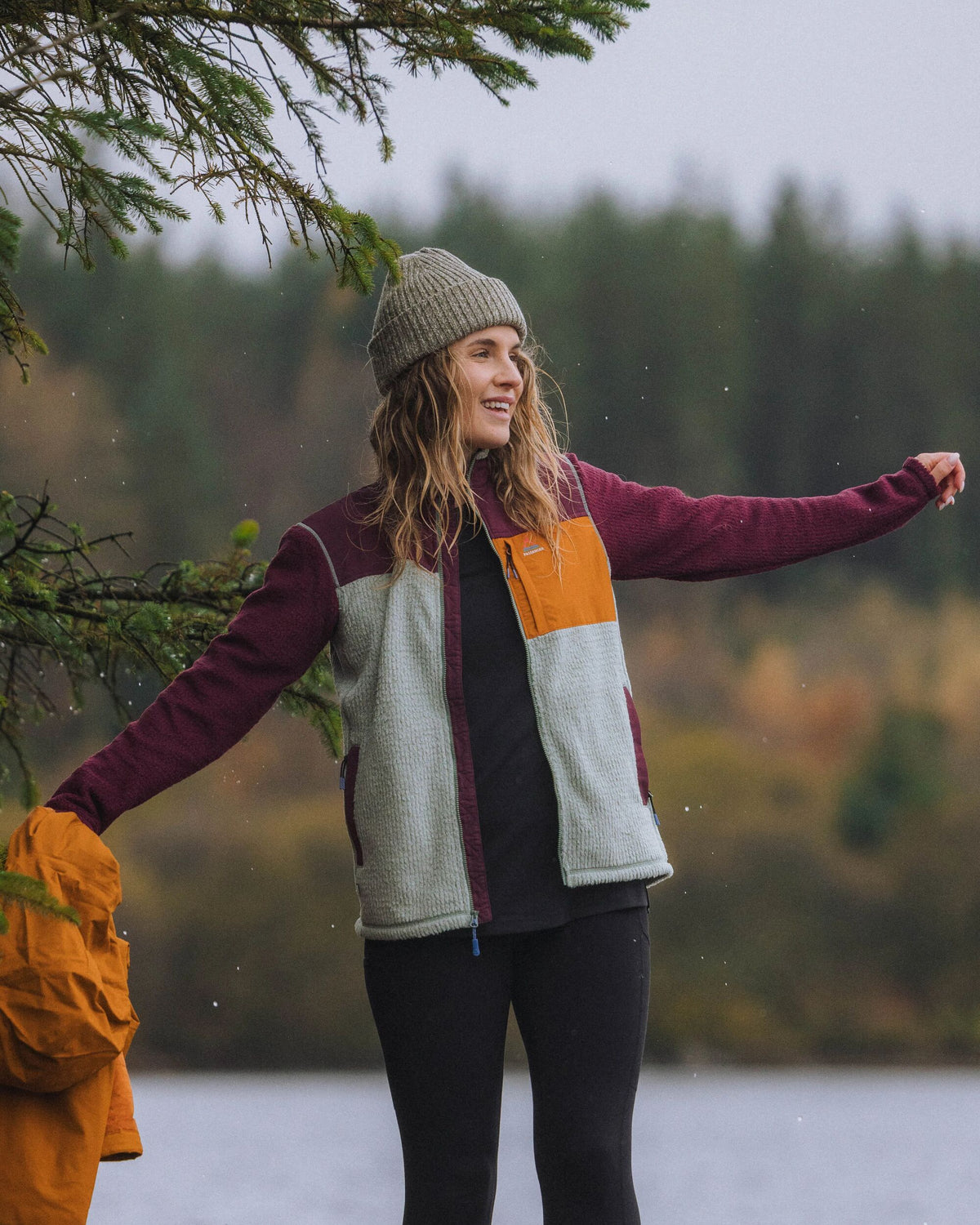 Venturescape Women's Fleece - Fig/Pistachio - Lifestyle