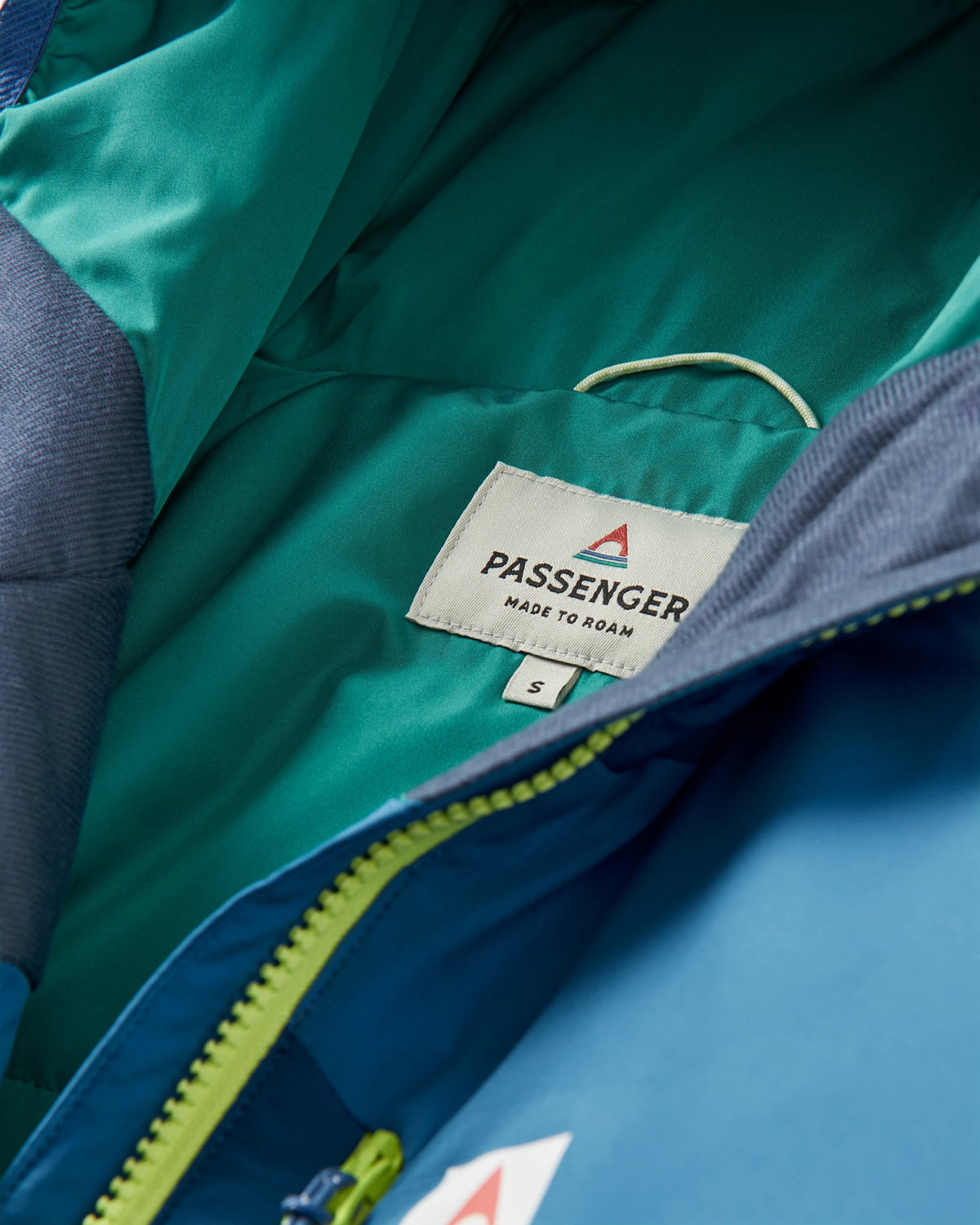 Shasta Lightweight Thermore® Insulated Jacket - Tidal Blue/Blue Steel/Birch - Flatlay