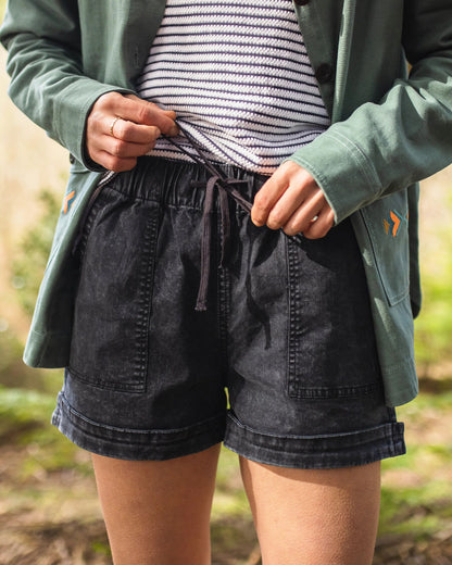 Carriso Cotton Short - Black - Lifestyle