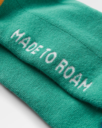 Classic Midweight Crew Socks - Arctic - Flatlay