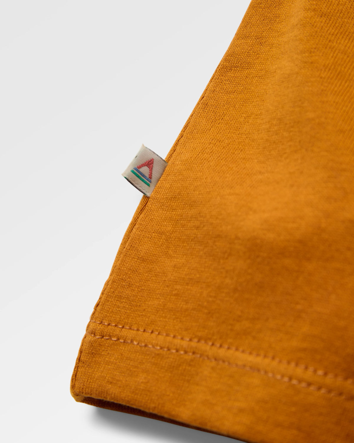 Roam Slow Men's T-Shirt - Retro Orange - Flatlay