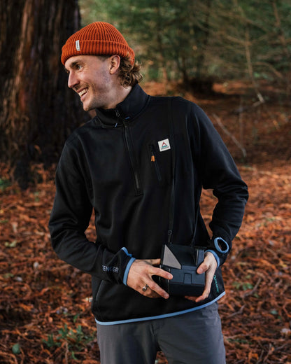 Solitude Polartec® Fleece Pullover - Black - Lifestyle