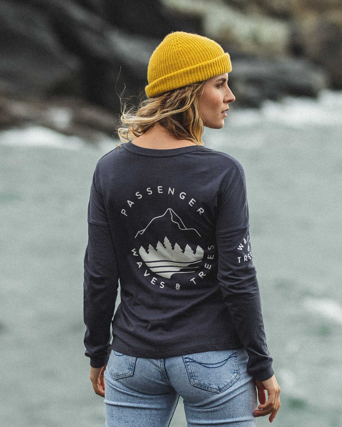 Big Leaf LS T-Shirt - Faded Black - Lifestyle