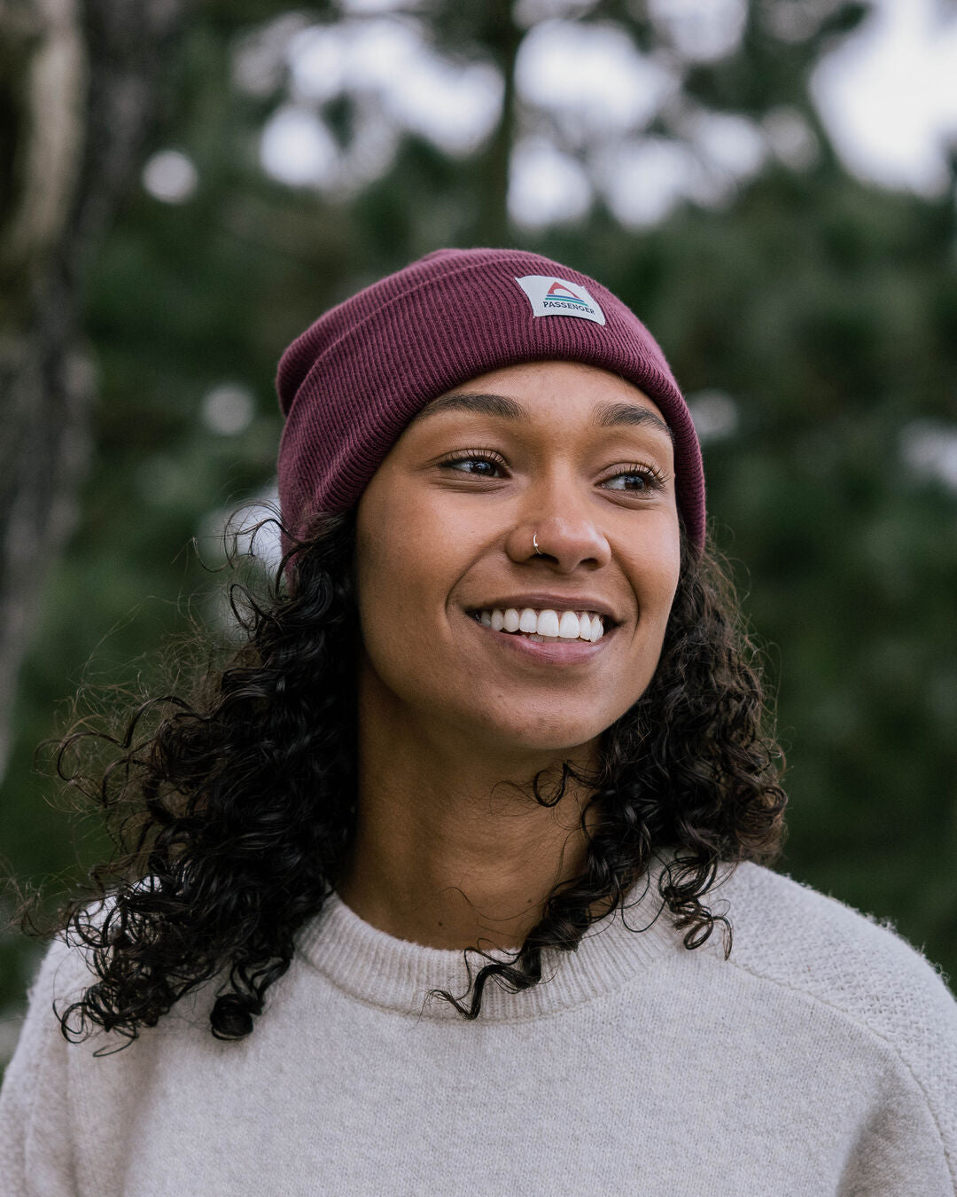 Core Low-Top Beanie - Wine - Lifestyle - Female