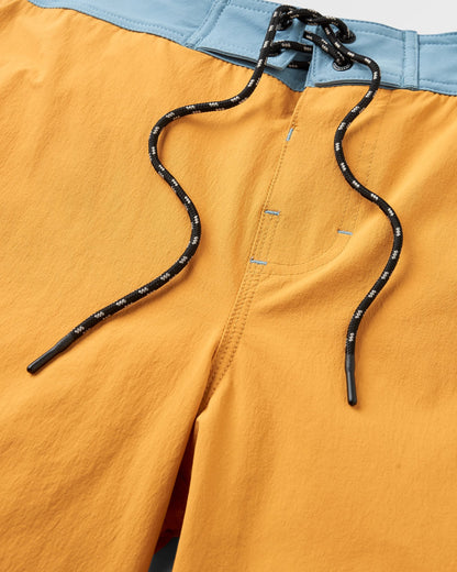Cruiser NetPlus® 19" Boardshort - Spruce Yellow - Flatlay