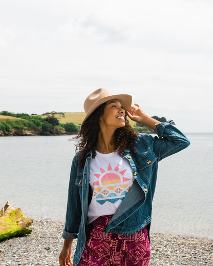 Sunray Vest - White - Lifestyle