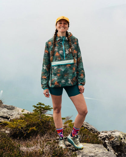 Viento Windshell Anorak - Palm Camo Deep Sea - Lifestyle