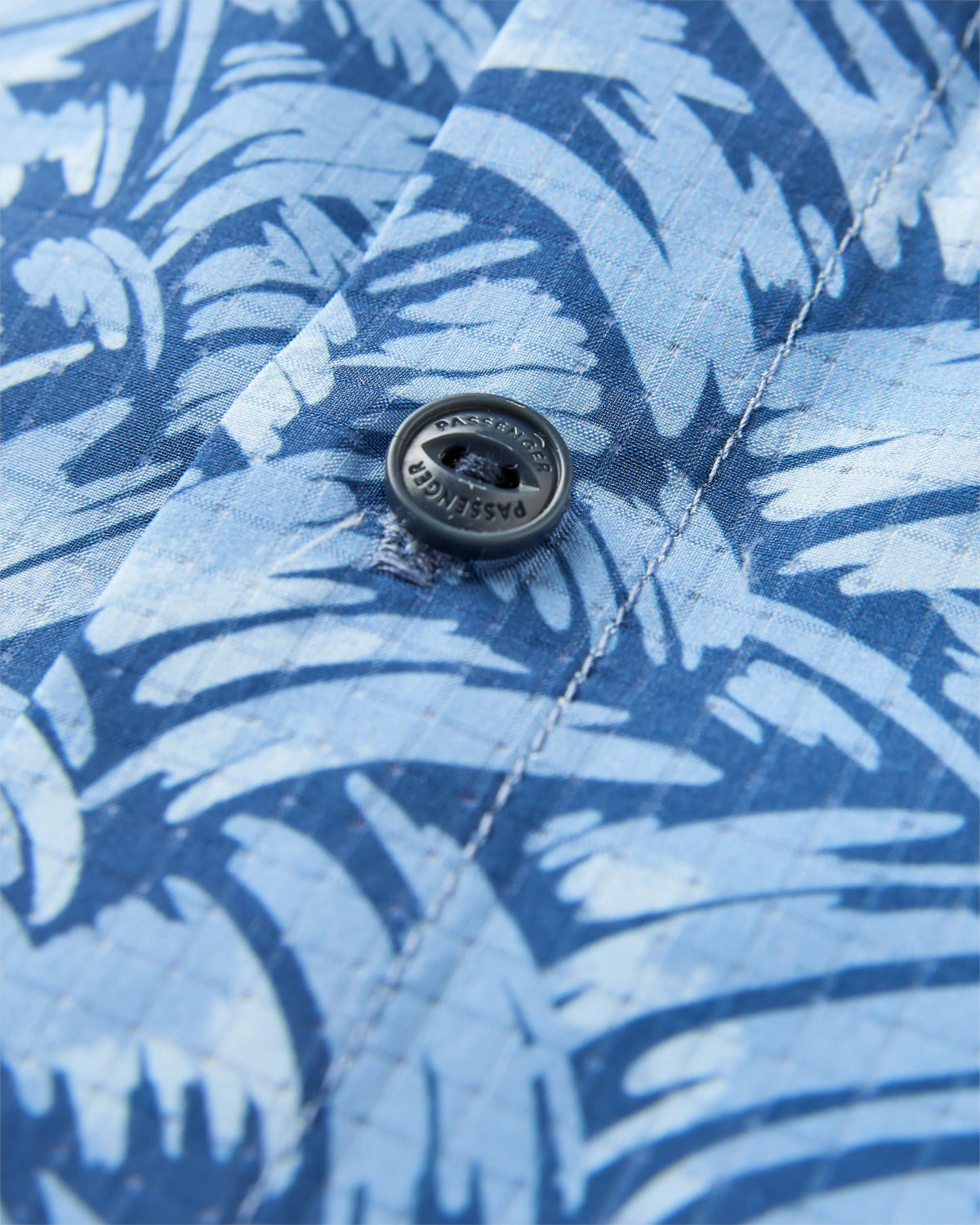 365 Active Shirt - Waves Dark Denim - Flatlay