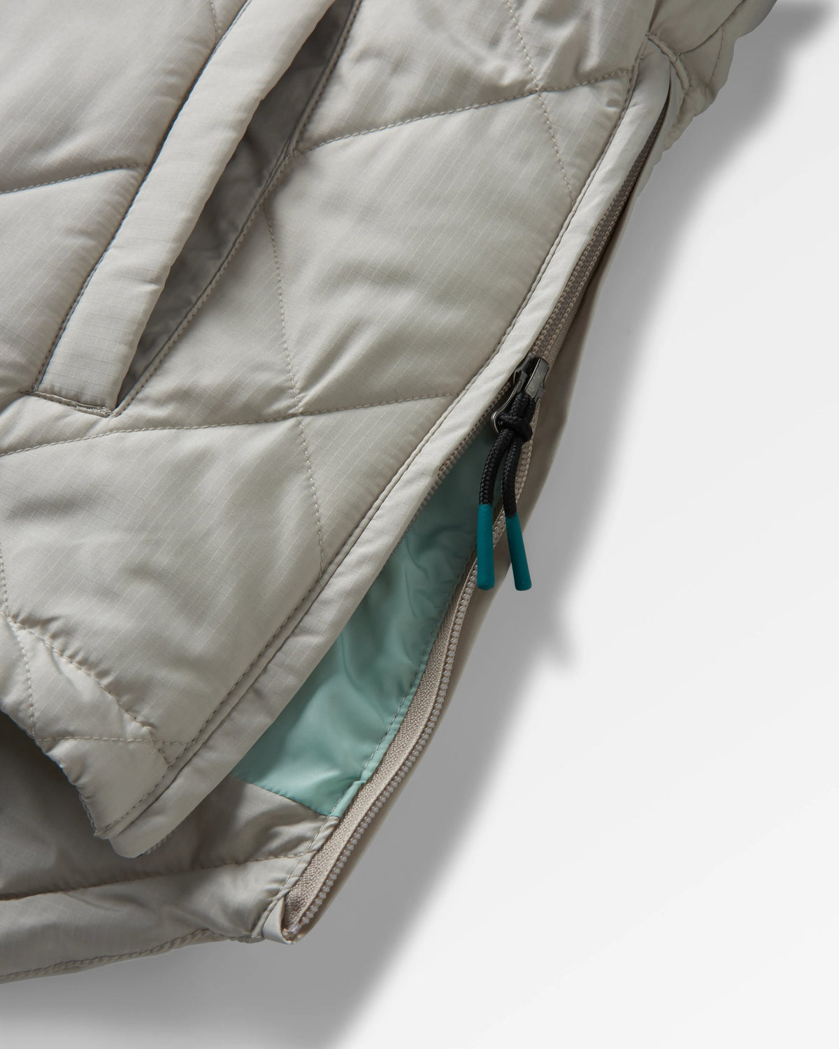 Ocean Insulated Anorak - Pebble Grey - Flatlay