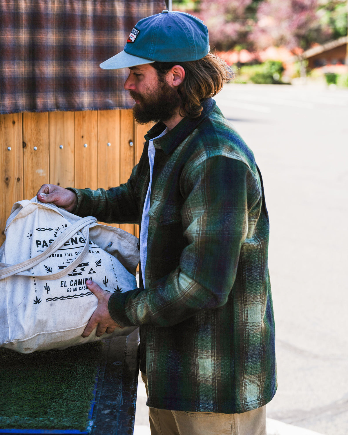 Barren Overshirt - Khaki - Lifestyle