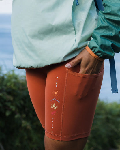 Mantra Active Short - Baked Clay - Lifestyle