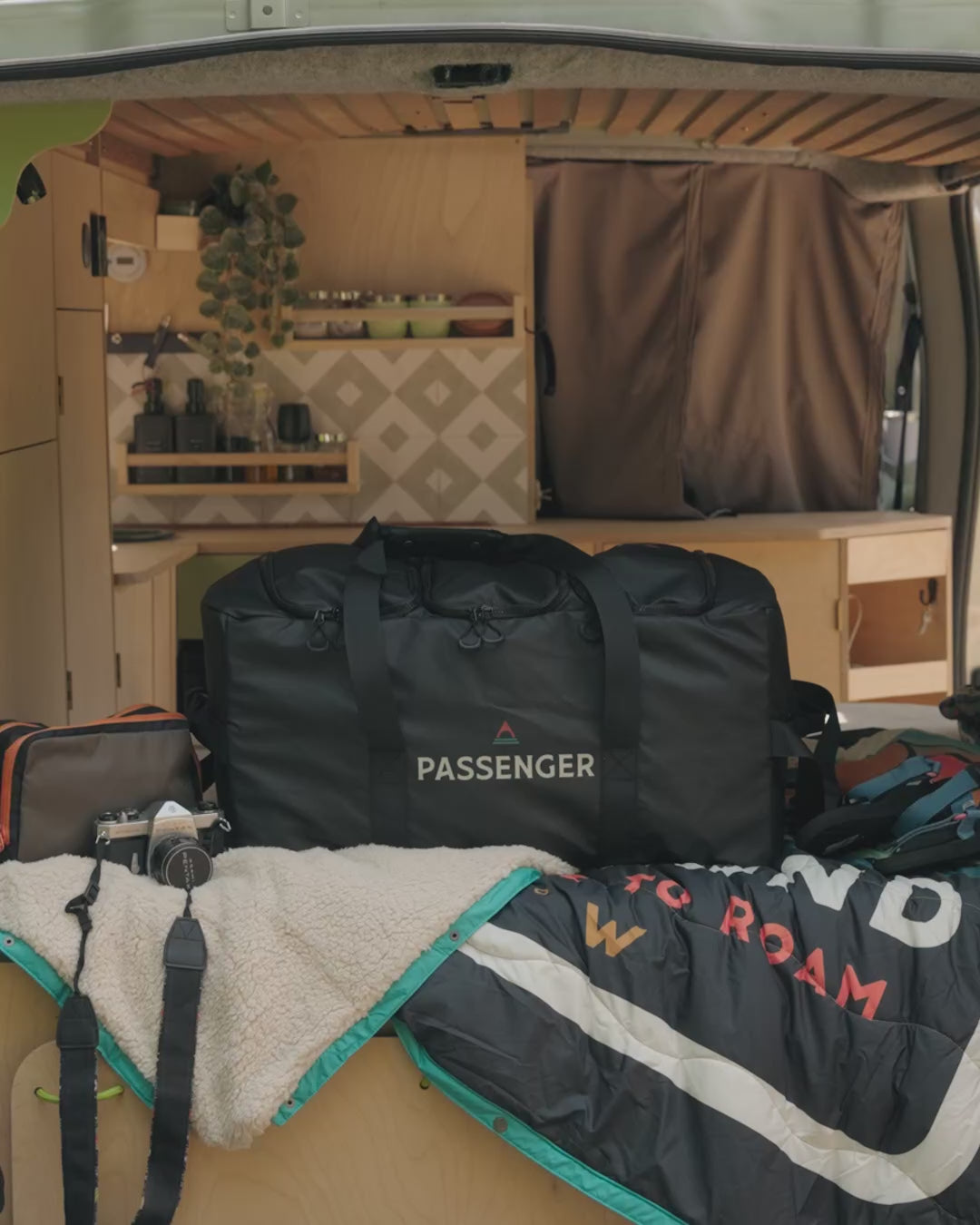 Vandrobe Duffel - Black - 