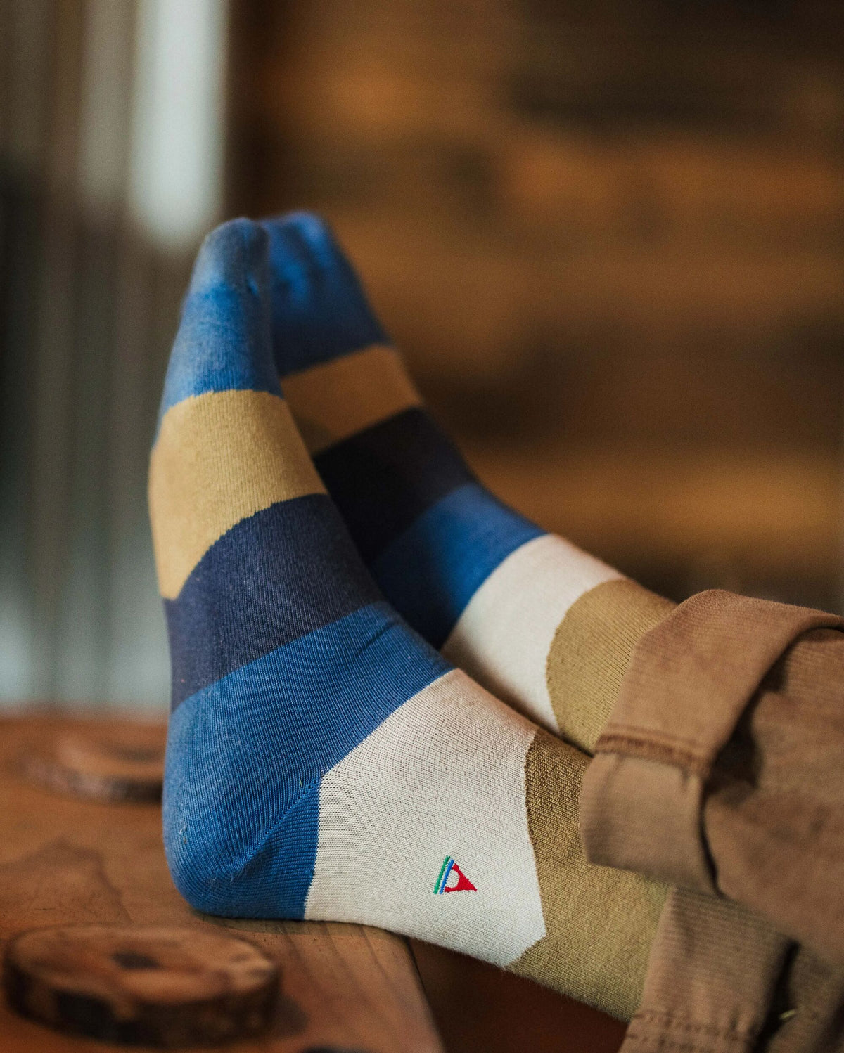 Panorama Midweight Crew Socks - Scenic Toffee - Lifestyle