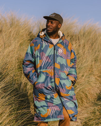 Waves Sherpa Lined Changing Robe - Deep Blue Camo Pattern - Lifestyle - Male