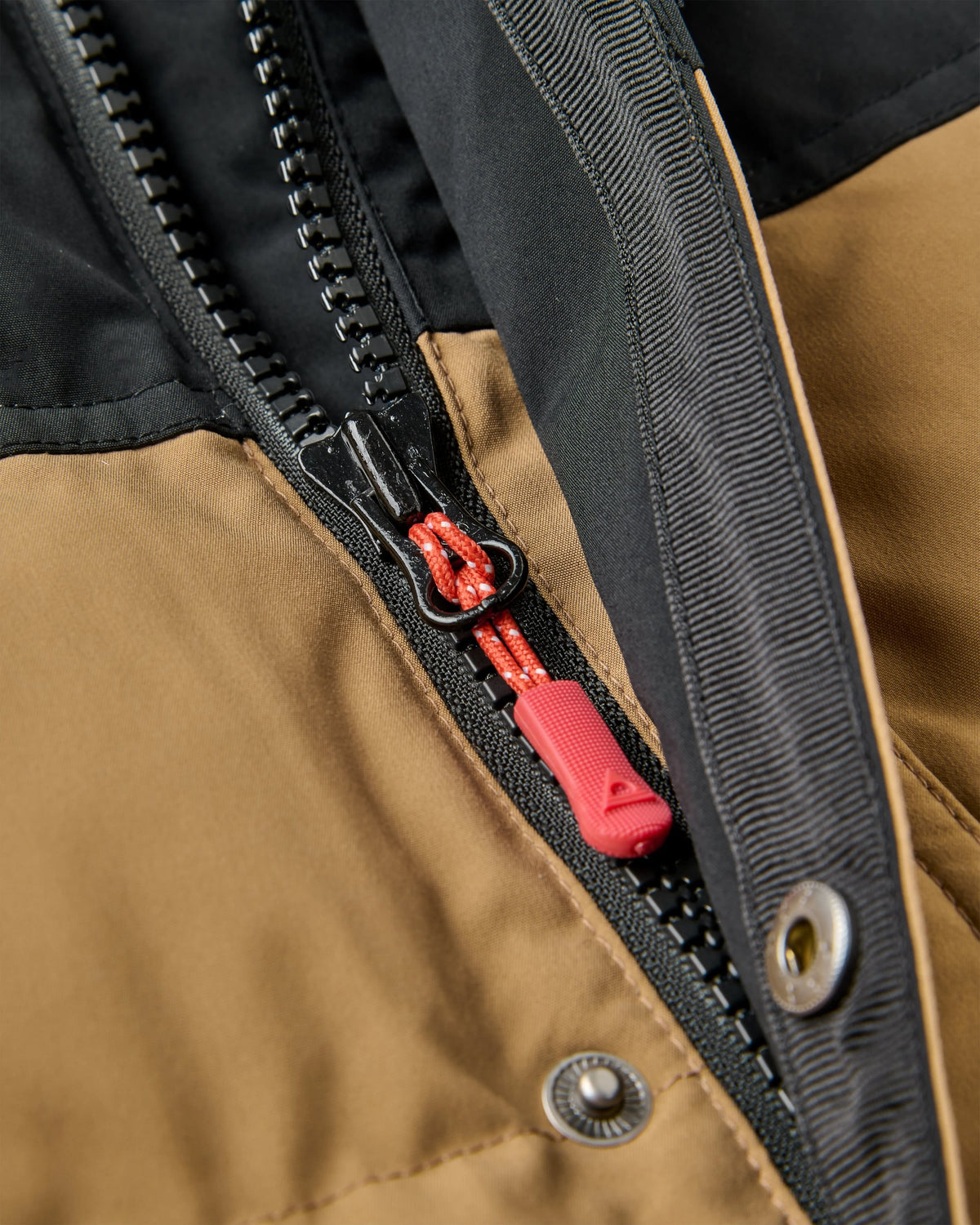 Baltic Insulated Gilet - Caramel/Black - Flatlay