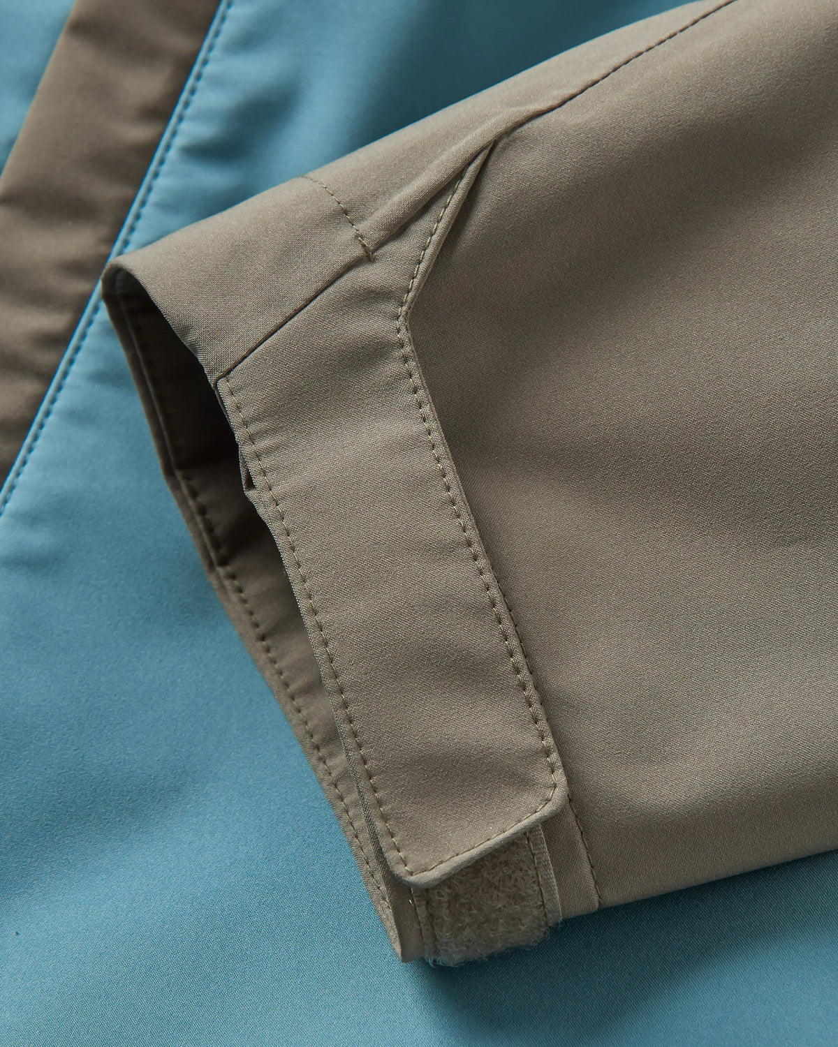 Downpour Waterproof Jacket - Tidal Blue/Arctic/Dusty Olive - Flatlay