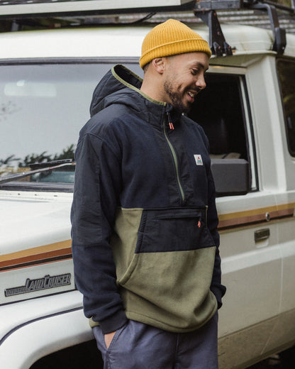Woodland Hooded Polartec® Fleece - Black/Khaki - Lifestyle