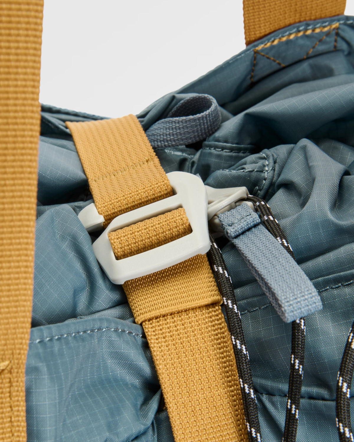 Travelscape Light Tote - Stormy Blue  - Flatlay
