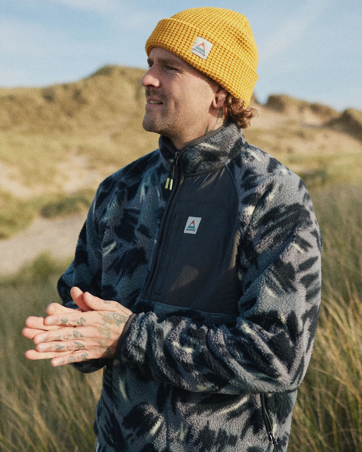 Offgrid 1/2 Zip Sherpa Fleece - Abstract Mountain Charcoal - Lifestyle