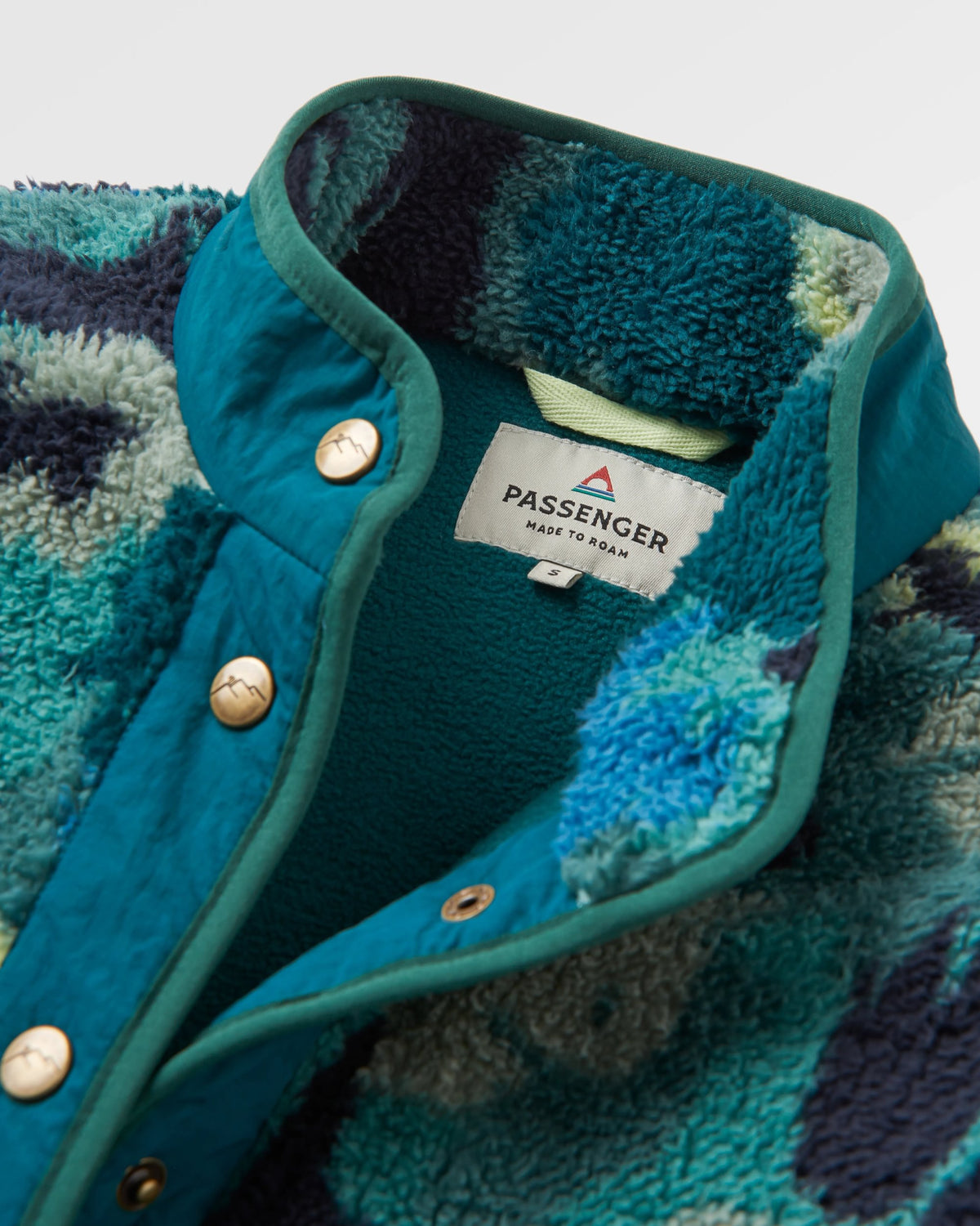 Navegado Soft-Touch Sherpa Fleece - Alpine Camo Rain Forest - Flatlay