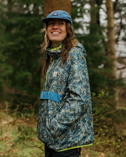 Viento Windshell Anorak - Abstract Seaweed Pistachio - Lifestyle