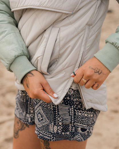 Ocean Insulated Anorak - Pebble Grey - Lifestyle