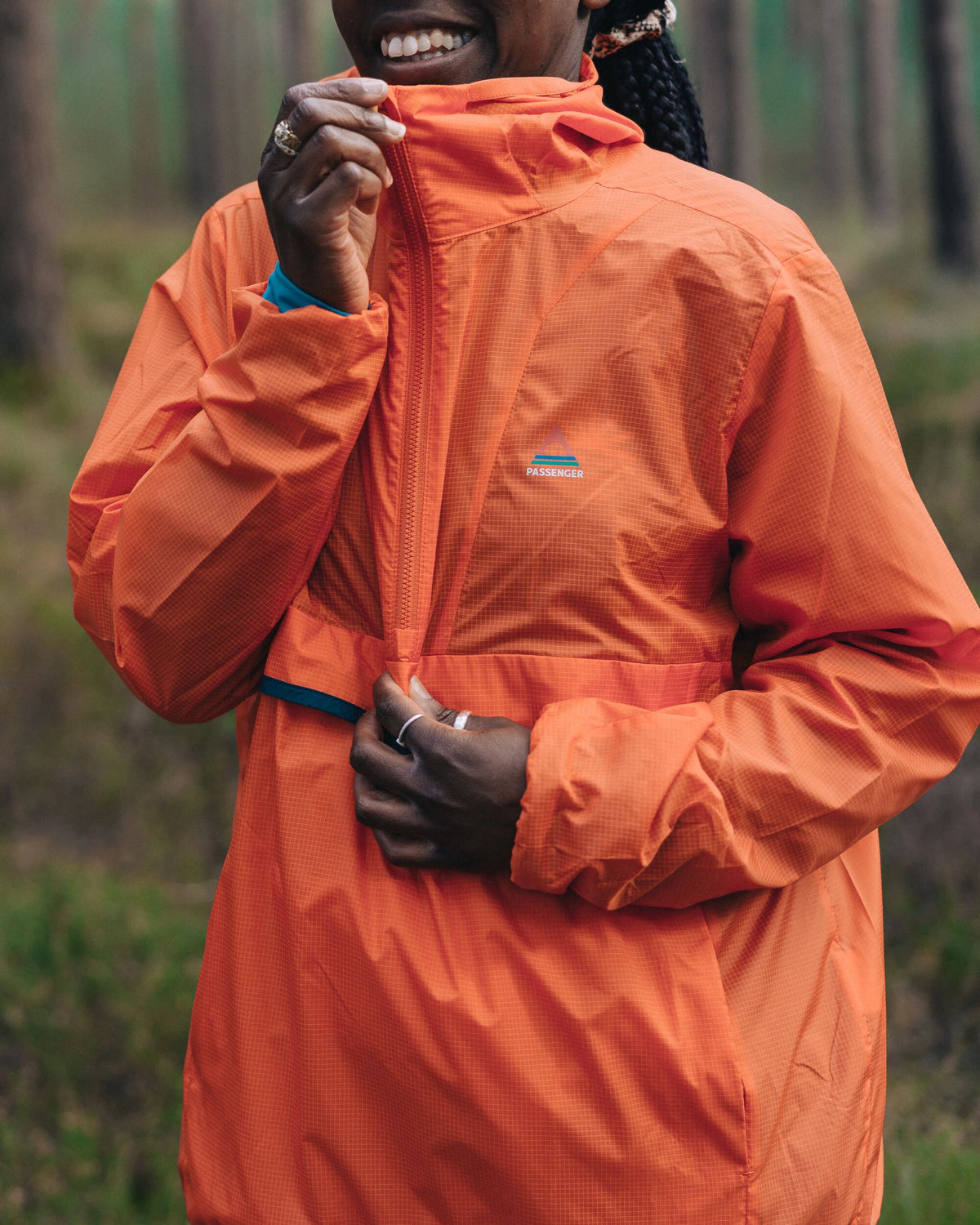 Viento Windshell Anorak - Ember Orange - Lifestyle