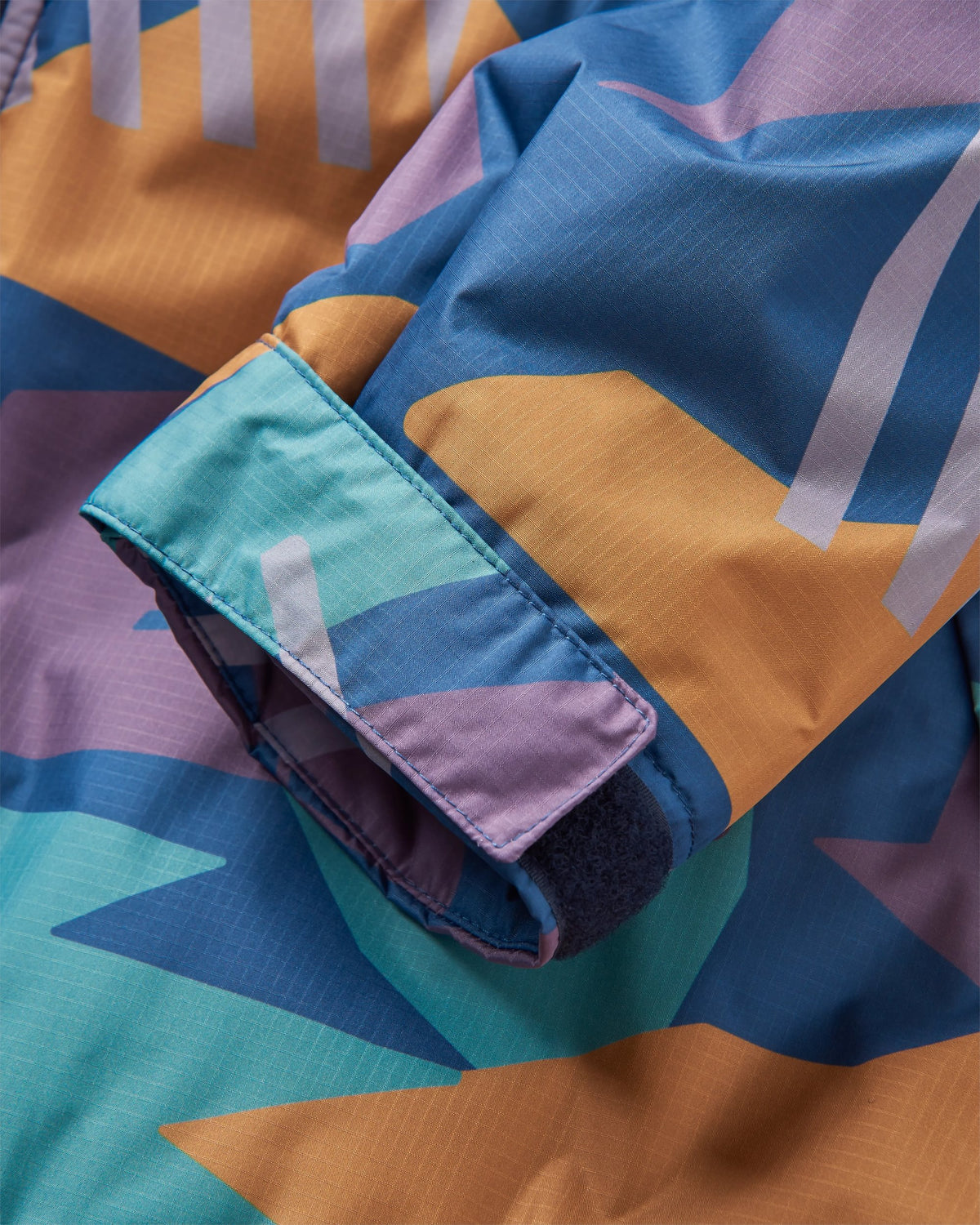 Waves Sherpa Lined Changing Robe - Deep Blue Camo Pattern - Flatlay