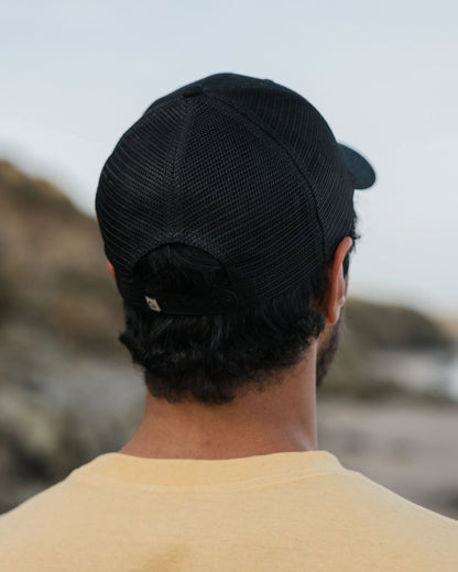 Odyssey Mesh Cap - Black - Lifestyle - Male