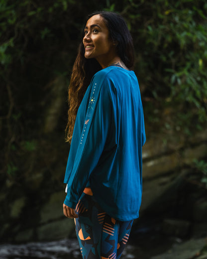 Hatha Active Top - Corsair Blue - Lifestyle