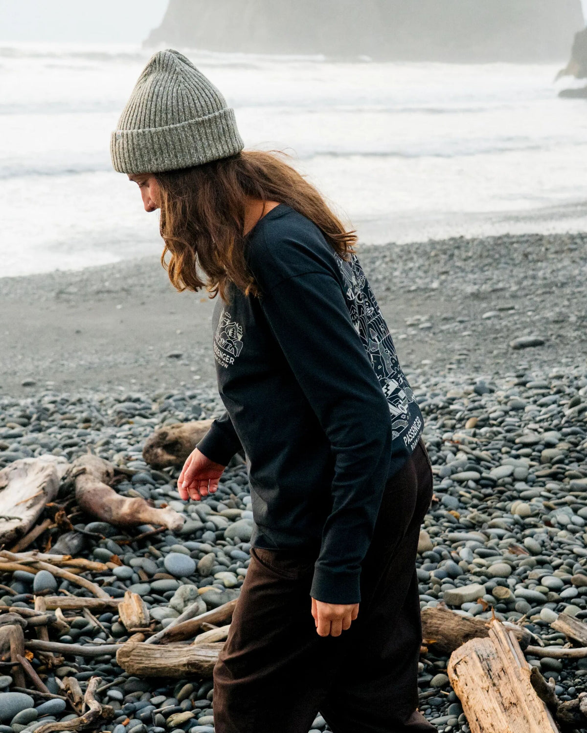 Roam Slow Women's LS T-Shirt - Black - Lifestyle