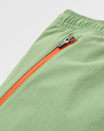Flaris NetPlus® Beach Short - Stem Green - Flatlay