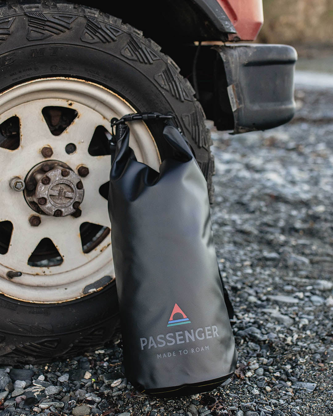 Tide 10L Dry Bag - Black - Lifestyle