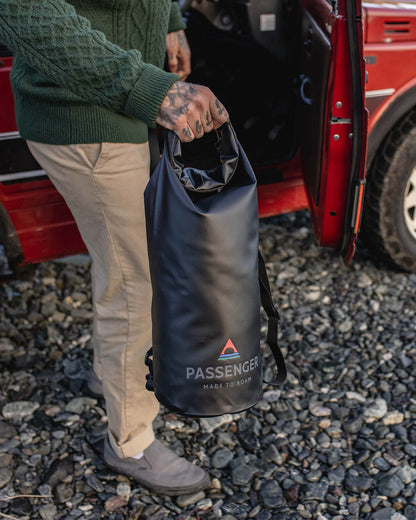 Tide 10L Dry Bag - Black - Lifestyle - Male