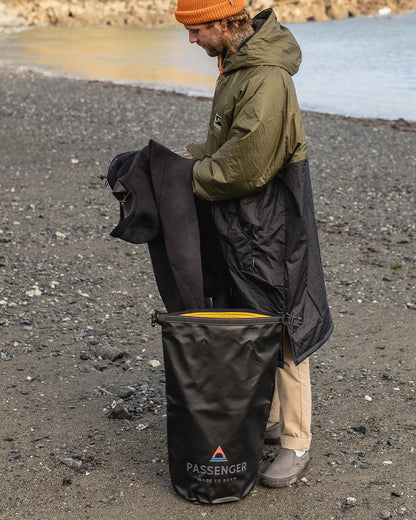 Tide 30L Dry Bag - Black - Lifestyle - Male