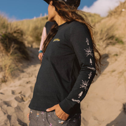 Dawn LS T-Shirt - Black - Lifestyle