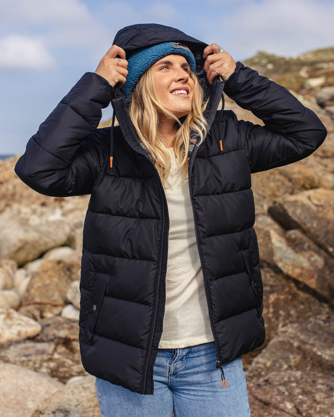 Parks Insulated Jacket - True Black - Lifestyle