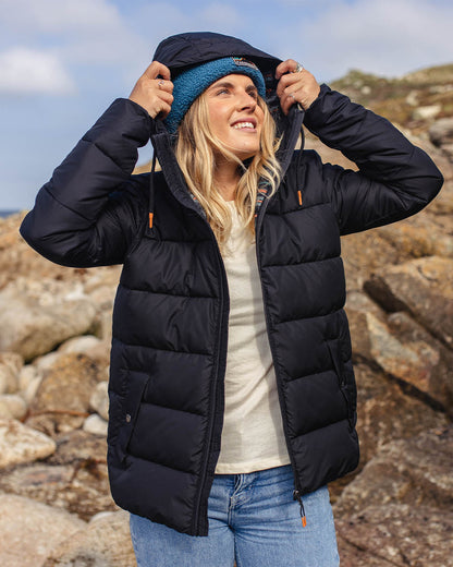 Parks Insulated Jacket - True Black - Lifestyle
