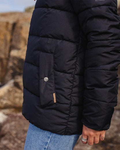 Parks Insulated Jacket - True Black - Lifestyle