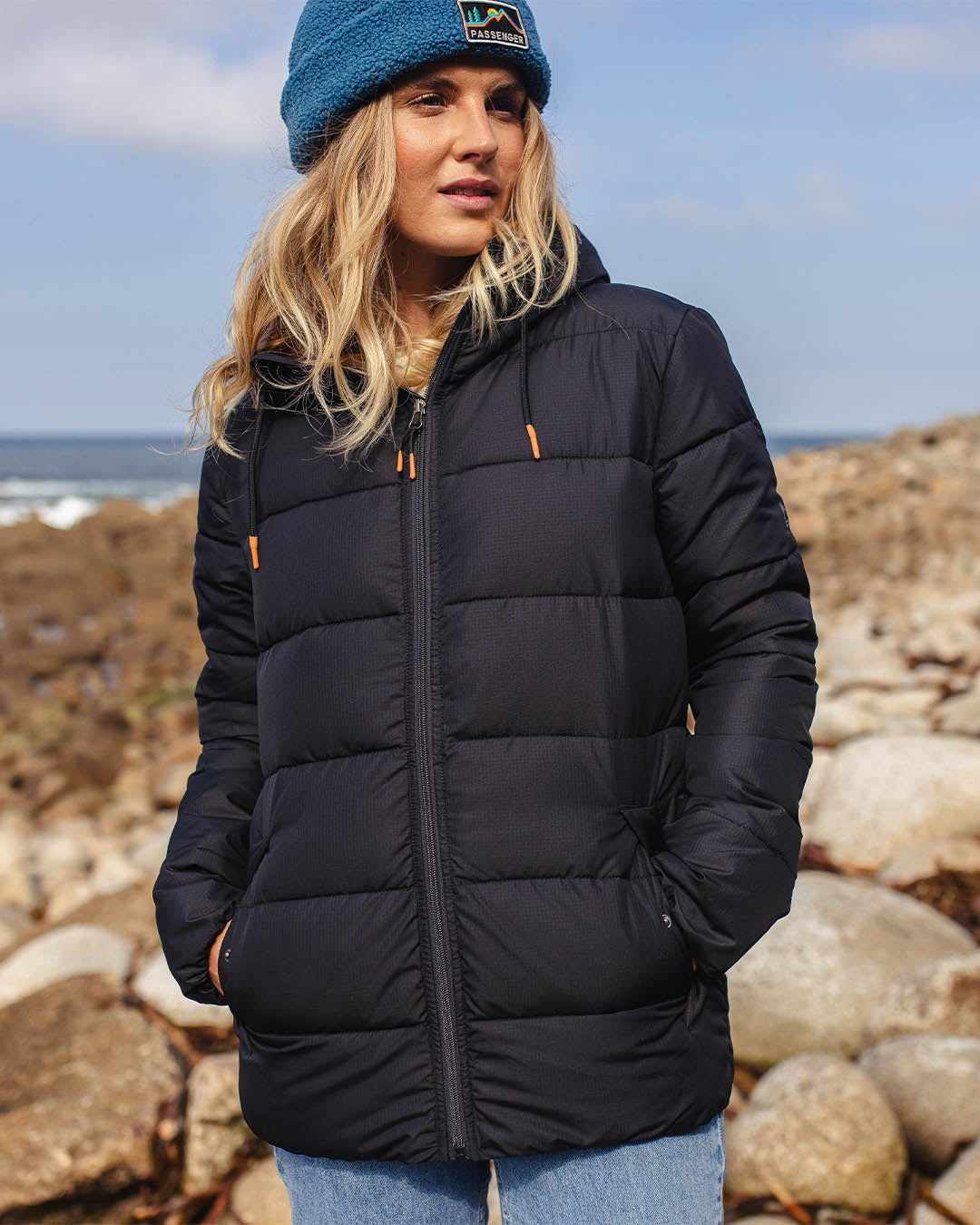 Parks Insulated Jacket - True Black - Lifestyle
