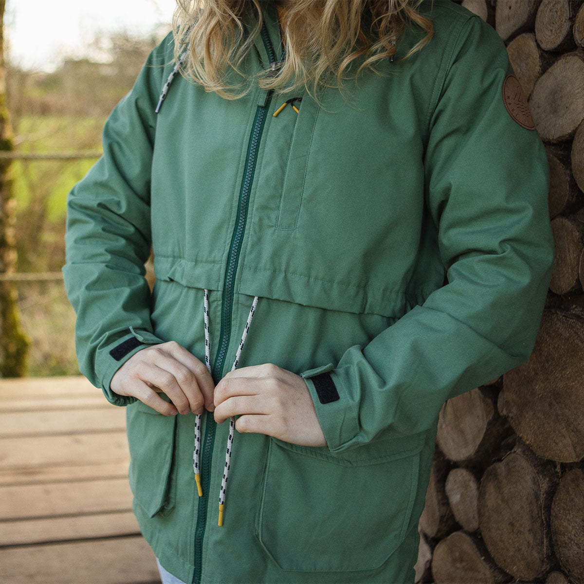 Heather Lightweight Anorak - Dark Ivy - Lifestyle
