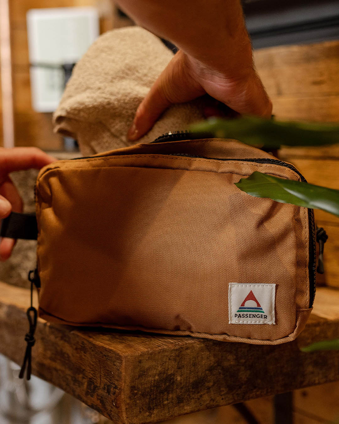 Travel Wash Kit - Golden Brown - Lifestyle