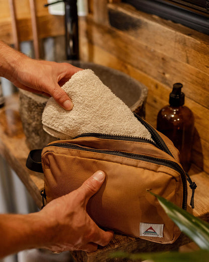 Travel Wash Kit - Golden Brown - Lifestyle