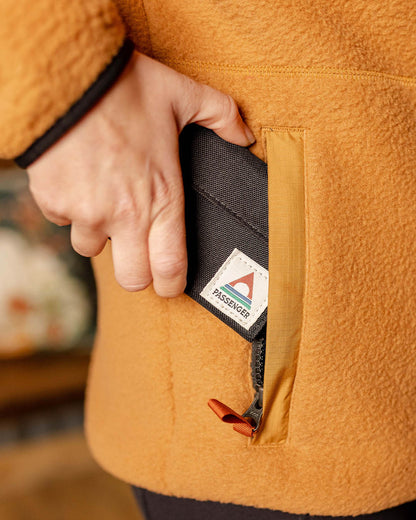 Pocket Wallet - Black - Lifestyle