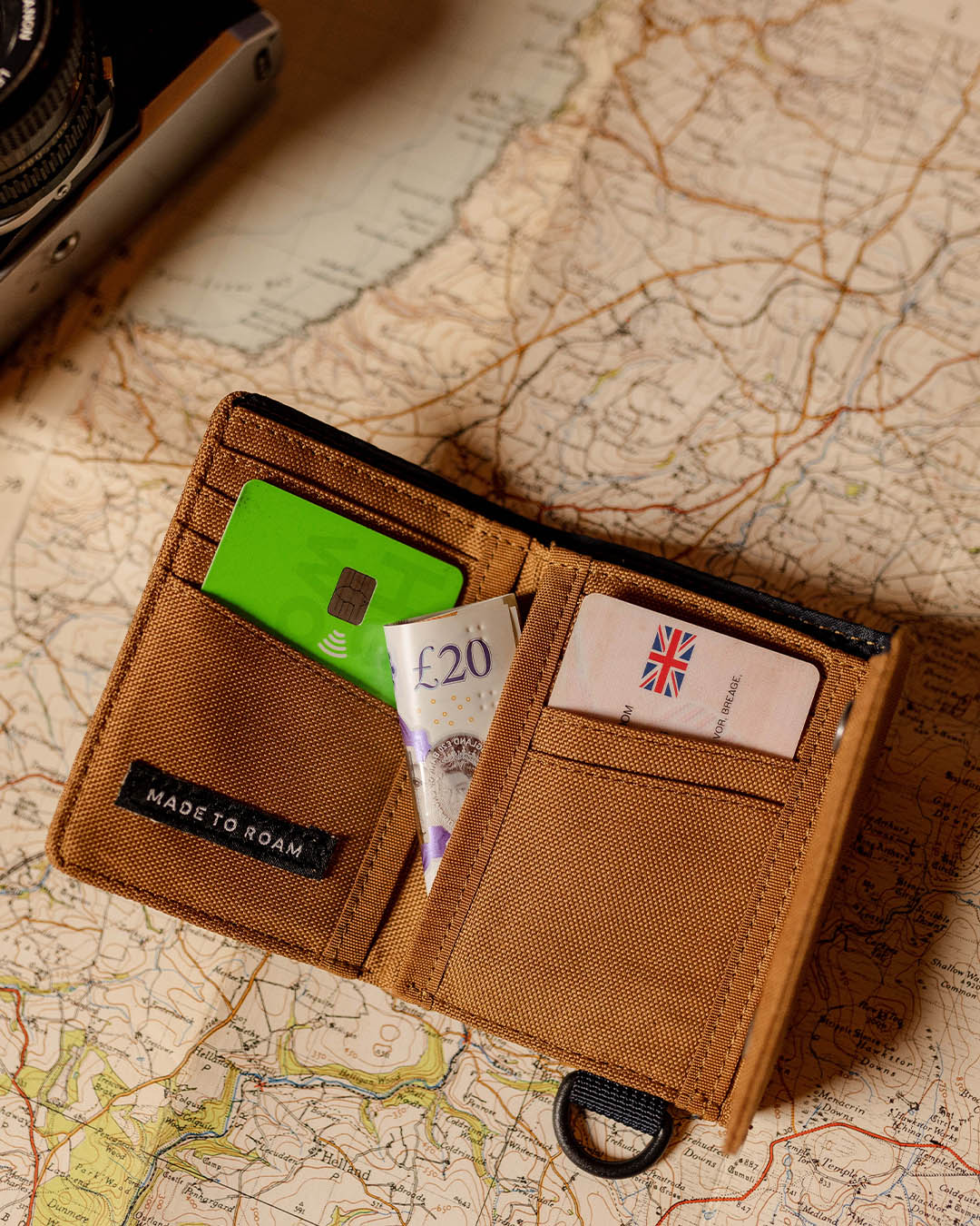 Pocket Wallet - Golden Brown - Lifestyle